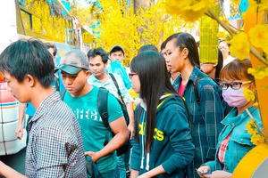 TP HCM: 2000 sinh viên được xe đưa miễn phí về quê ăn Tết TP HCM: 2000 sinh viên được xe đưa miễn phí về quê ăn Tết