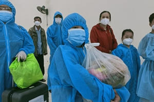 Đón 547 học sinh, phụ huynh và giáo viên “mắc kẹt” ở phía Nam về Hà Tĩnh an toàn