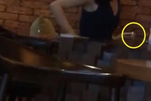 Hoa hậu “dính” scandal, vì sao BTC không thể tước vương miện?