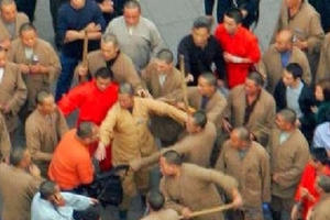 Khi nhà sư “gây chiến” Khi nhà sư “gây chiến”