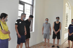 Khởi tố các đối tượng đe doạ, mang vòng hoa đến uy hiếp người thân con nợ để đòi 700 triệu đồng