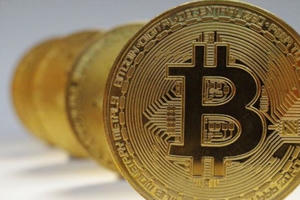 Bitcoin lao dốc về ngưỡng 42.000 USD, thấp nhất một tháng