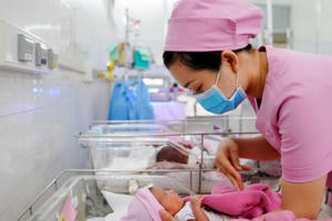 Nguyện vọng điều chỉnh, sửa đổi xử lý việc sinh con thứ 3 tại điều 27 Quy định số 102-QĐ-TW