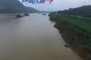 Địa ốc 24h: Hàng loạt tàu khai thác, vận chuyển cát trái phép bị bắt giữ trên sông Lô