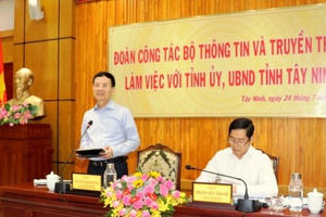 Bộ trưởng Bộ TT&TT làm việc với UBND tỉnh Tây Ninh