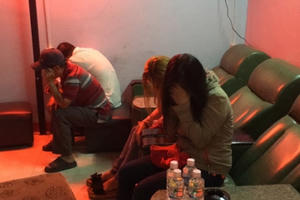 Bắt quả tang cơ sở massage kích dục cho khách giữa trưa