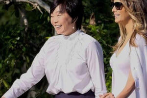 Vợ Trump thực hiện vai trò đệ nhất phu nhân sau chỉ trích bỏ rơi bà Abe ở Washington