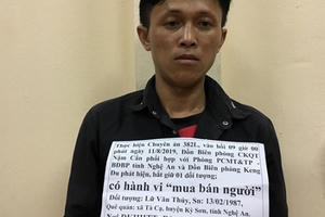 Lừa bán phụ nữ qua biên giới để lấy tiền công 15 triệu đồng