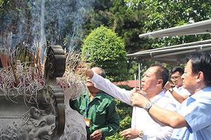 Vẹn nguyên cảm xúc trong ngày đầu chuyến đi tri ân tháng 7 của Báo Pháp luật Việt Nam