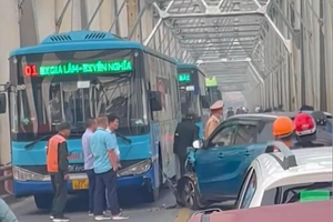 Hôm nay, CSGT Hà Nội bắt đầu tăng cường xử lý vi phạm trên 4 cây cầu dẫn vào nội đô