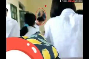 Phẫn nộ với clip nghi thầy giáo đánh học sinh trong lớp
