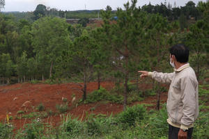 Người dân khốn khổ vì nhờ cán bộ làm sổ đỏ để rồi bị mất đất?