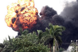 Khẩn trương làm rõ nguyên nhân cháy kho hóa chất tại Hà Nội