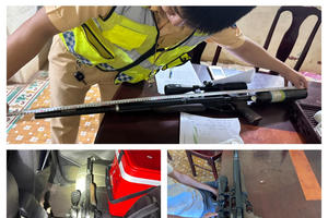 Mang theo súng hơi trong đêm, bất ngờ gặp cảnh sát giao thông