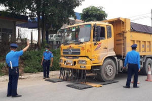 Bộ Giao thông Vận tải: Vi phạm tải trọng xe có chiều hướng phức tạp Bộ Giao thông Vận tải: Vi phạm tải trọng xe có chiều hướng phức tạp