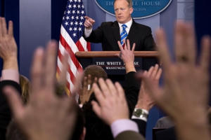 Nhà Trắng lại “căng thẳng” với truyền thông