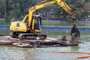 Dư luận 'nóng rẫy' nghe chuyện nạo vét Hồ Gươm Dư luận 'nóng rẫy' nghe chuyện nạo vét Hồ Gươm