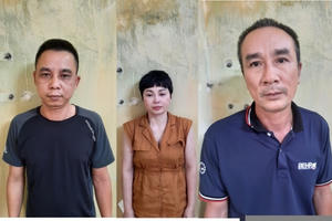 Hải Dương: Bắt ổ nhóm nam nữ đang sát phạt nhau trên chiếu bạc