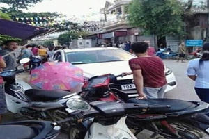 Phá sới bạc rào dây thép gai của ông chủ tiệm cầm đồ