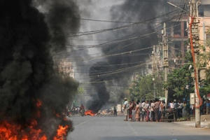 Đại sức quán Mỹ tại Myanmar bị tấn công bởi "mưa đạn"