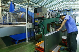 Thiết bị phụ tùng cơ điện (EMG) bị phạt do vi phạm công bố thông tin