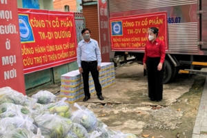 Hàng chục tấn rau củ kịp thời đến với người dân đang gặp khó tại Bình Dương