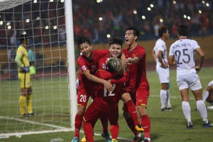 Bóng đá Việt Nam và những thành công rực rỡ trong năm Mậu Tuất Bóng đá Việt Nam và những thành công rực rỡ trong năm Mậu Tuất