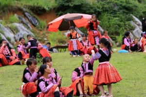 Ngắm những sắc màu dân tộc Hmông trong ngày Tết Độc Lập