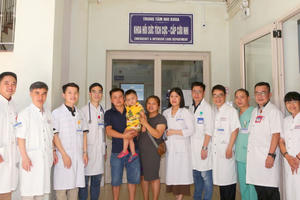 Cháu bé bị ngừng tim do đuối nước hồi sinh kỳ diệu nhờ kỹ thuật hạ thân nhiệt chỉ huy