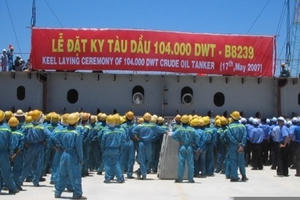 Con tàu thời Vinashin, suốt 10 năm 2 tập đoàn vẫn tranh cãi