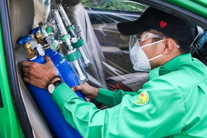 TP.HCM: 200 xe taxi được chuyển đổi thành xe cấp cứu vận chuyển bệnh nhân