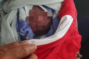 Đắk Lắk: Phát hiện bé sơ sinh bị bỏ rơi bên đường