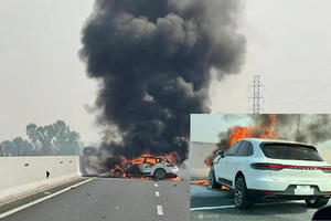 Siêu xe bốc cháy dữ dội sau va chạm trên cao tốc Hà Nội - Hải Phòng