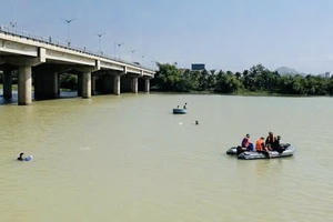 Vụ 2 thiếu nữ cột tay nhau nhảy cầu ở Ninh Thuận: Một người có nhắn tin trước cho mẹ