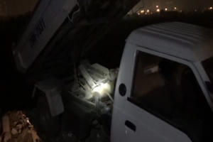 Hà Nội: Bắt nóng đối tượng đổ trộm phế thải