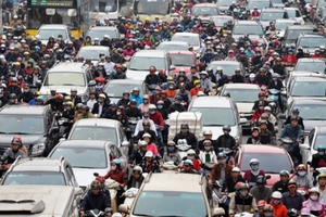 Vận tốc ô tô được tăng thêm 10km/h trong khu đông dân