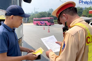 Tổng kiểm soát xe ô tô kinh doanh vận tải trên Cao tốc Nội Bài - Lào Cai