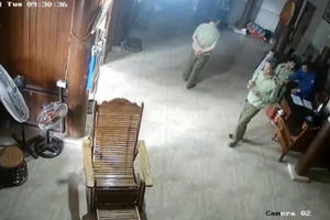 Vụ nhóm cán bộ QLTT bị tố “làm luật”: Ký cam kết là do “bệnh nghề nghiệp”