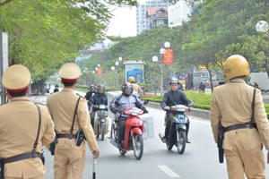 Khi nào CSGT được dừng xe kiểm tra nồng độ cồn, ma túy? Khi nào CSGT được dừng xe kiểm tra nồng độ cồn, ma túy?