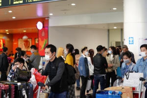 Bộ Y tế ra thông báo khẩn: Tìm hành khách trên 7 chuyến bay có người mắc COVID-19