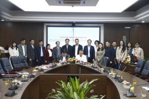 Bệnh viện Đại học Y Hà Nội ký thỏa thuận hợp tác, hỗ trợ chuyên môn cho huyện vùng biên Trùng Khánh