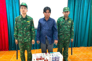 BĐBP Tây Ninh: Bắt giữ đối tượng vận chuyển 800 gói thuốc lá lậu