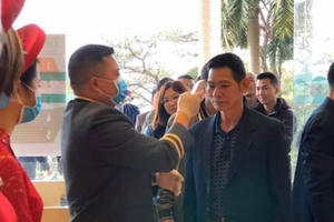 'Cười như mếu' chuyện cưới mùa dịch Covid-19