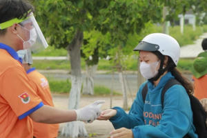 Sĩ tử trên đảo Phú Quý không còn vượt biển đi thi