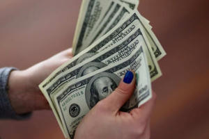 Ngày 3/4, tỷ giá USD tiếp tục suy giảm