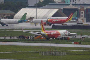 Bộ Xây dựng yêu cầu làm rõ sự cố máy bay ở sân bay Tân Sơn Nhất