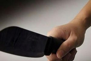 Níu tình bất thành, dùng dao rạch nhiều nhát vào mặt người yêu cũ