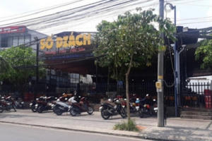 Hai nhóm giang hồ dùng mã tấu chém nhau tại quán nhậu