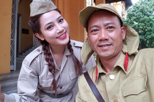 Kiều nữ “Đại gia chân đất” méo mặt đóng cảnh mát mẻ trong hài Tết