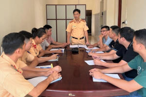 Lào Cai: Xử lý vi phạm giao thông trong lứa tuổi thanh thiếu niên dịp nghỉ hè Lào Cai: Xử lý vi phạm giao thông trong lứa tuổi thanh thiếu niên dịp nghỉ hè